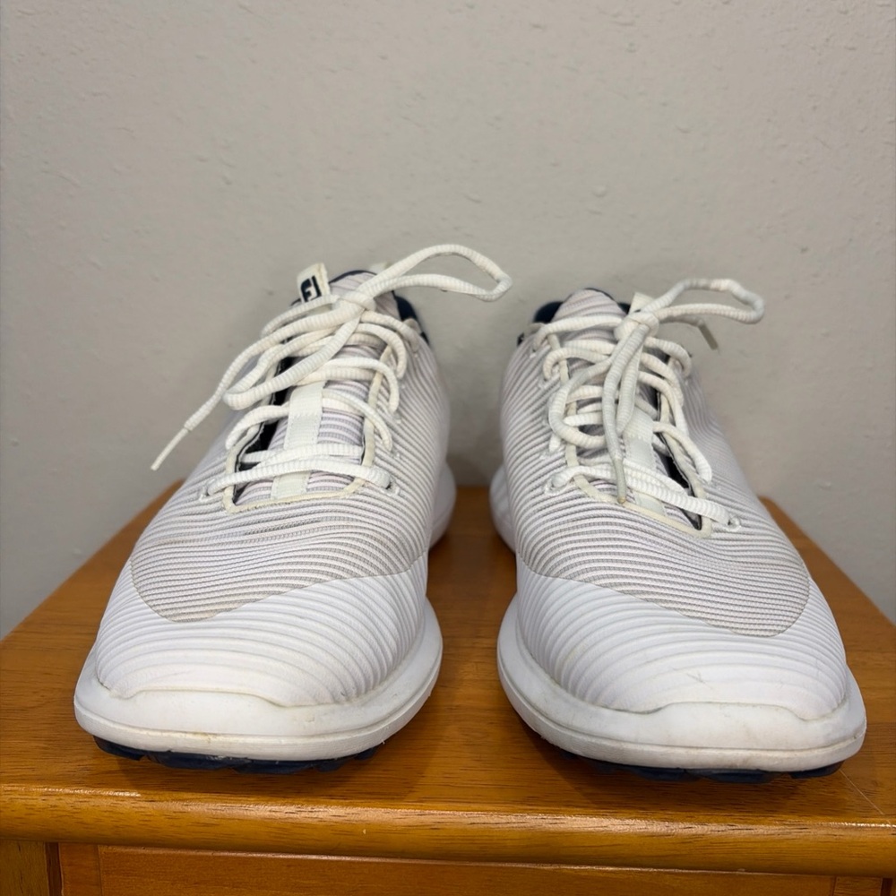 Footjoy Golf Shoes Spikeless Flex XP Mens Size 9.5 White Blue FJ 56250 Sneakers - Picture 2 of 14
